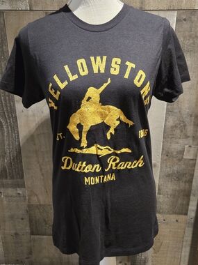 NEW Black Yellowstone Dutton Ranch Montana Licensed T-Shirt MEDIUM